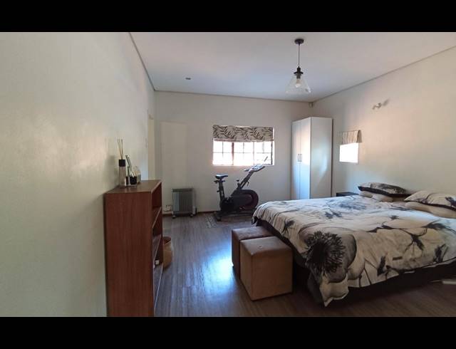 3 BEDROOM HOUSE FOR SALE IN MORELETA PARK
